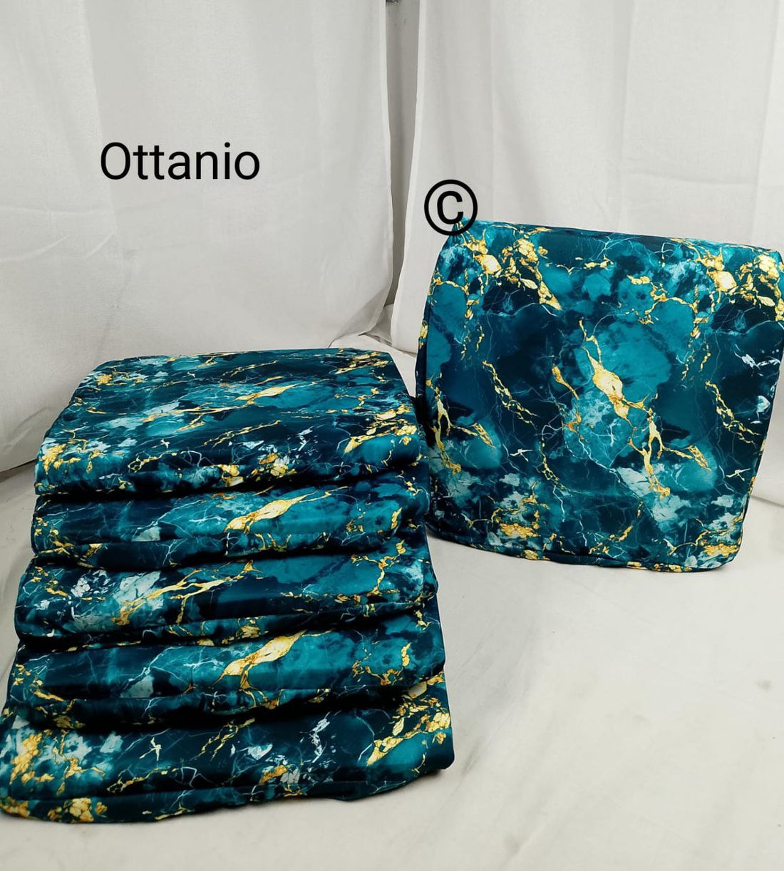 Cuscino sia tinta unita che a fantasia con molla