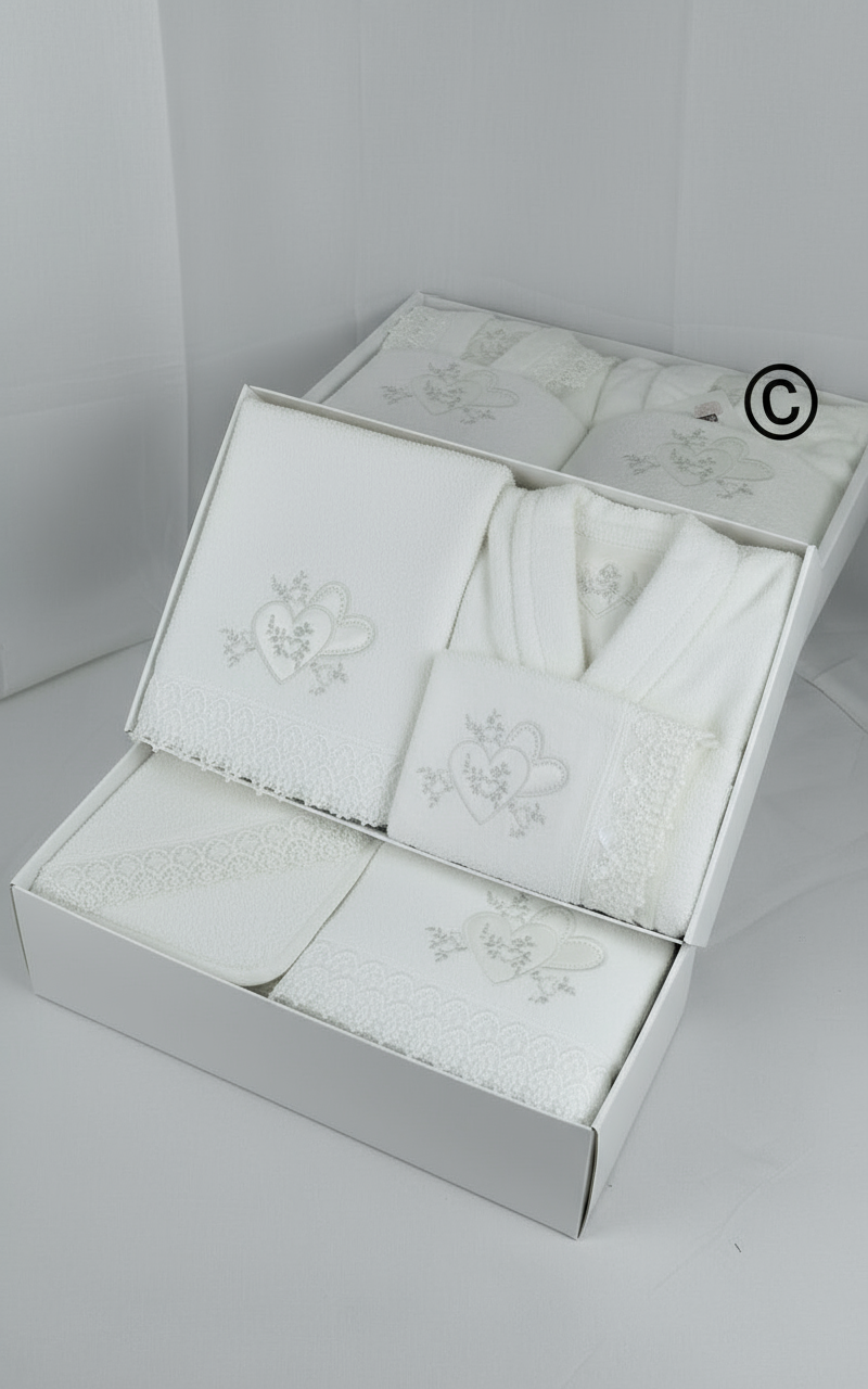 Completo Bagno 25 Pezzi Ricamato e con Balza in Macramè