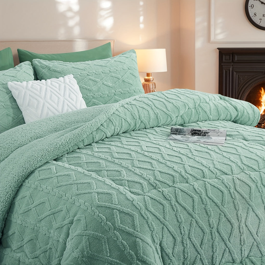 200x200cm Luxury Taff Velvet-Like Down Quilt - Double-Sided Rhombus Pattern Winter Blanket, Super Soft & Fluffy Bedspread for Bedroom, Dorm, Sofa | Machine Washable, Warm & Breathable Bedding, Ideal Christmas/Halloween Gift (