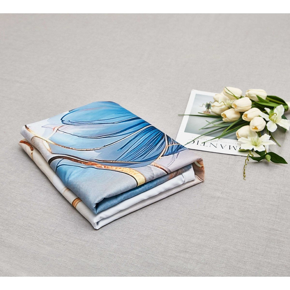 2/3pcs Set, 1 Quilt Plus+ 1/2 Pillowcases, European-Style Embroidered Blooms, Blue & Gold Contrast Design, Elevate Bedroom Aesthetics for a Cozy Sleep Sanctuary