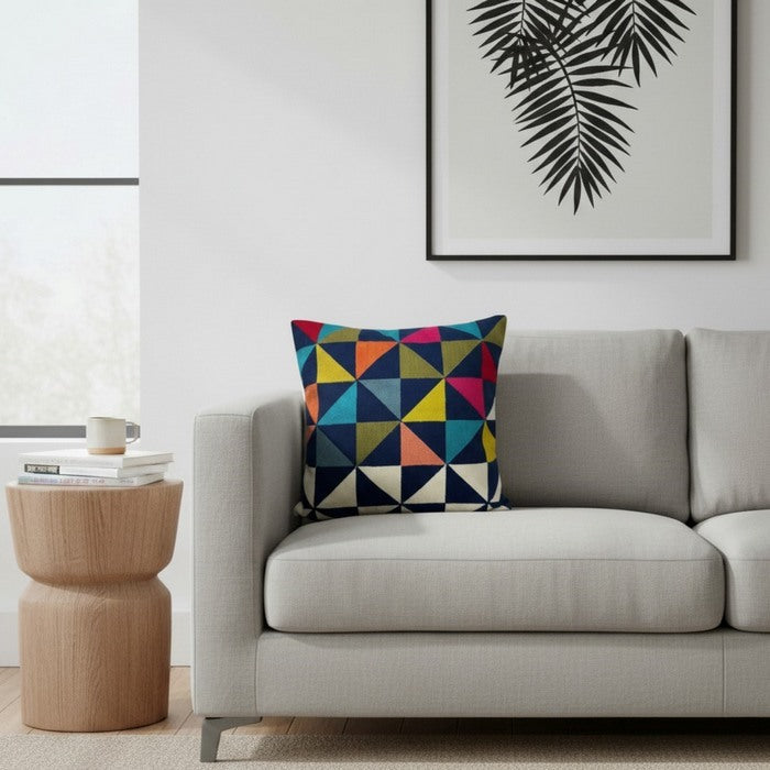 Cuscino in lana acrilica con ricamo geometrico colorato 45x45 cm
