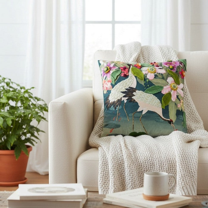 Cuscino in velluto con ricami in rilievo 45x45 cm - Volatili