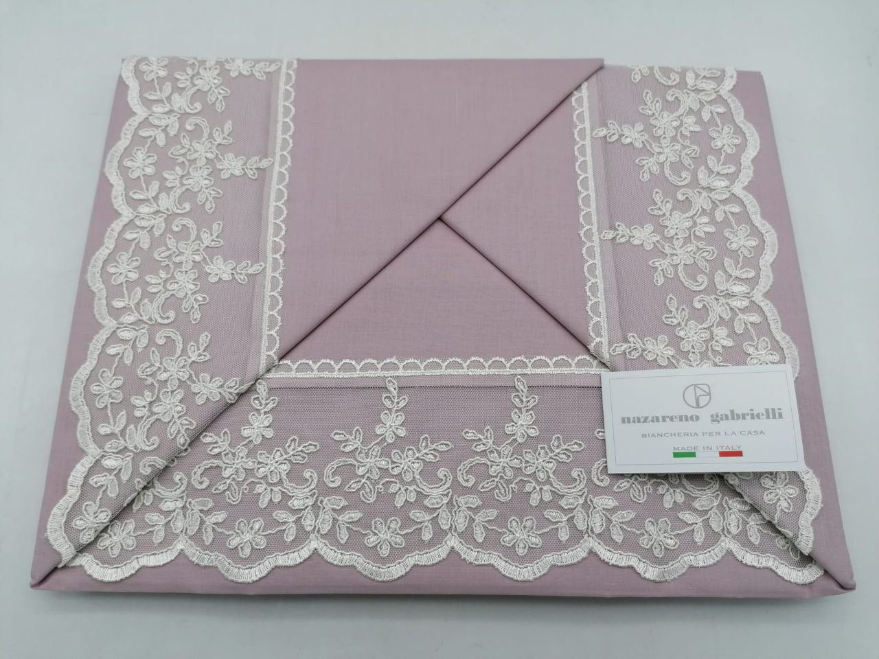 Completo Lenzuola Nazareno Gabrielli in Cotone con Elegante Balza in Tulle e Raffinato Macramè