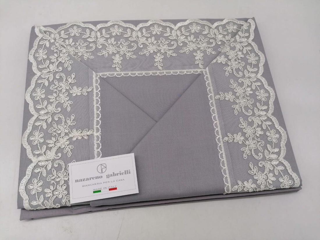Completo Lenzuola Nazareno Gabrielli in Cotone con Elegante Balza in Tulle e Raffinato Macramè